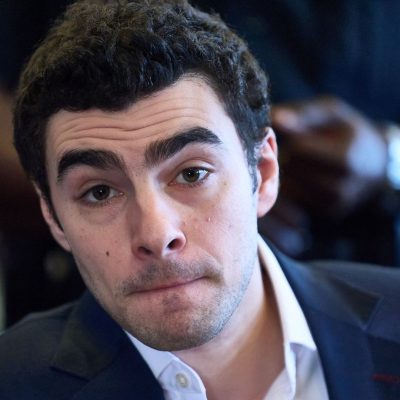 Man charged with impersonating FBI agent in apparent bid to free Luigi Mangione